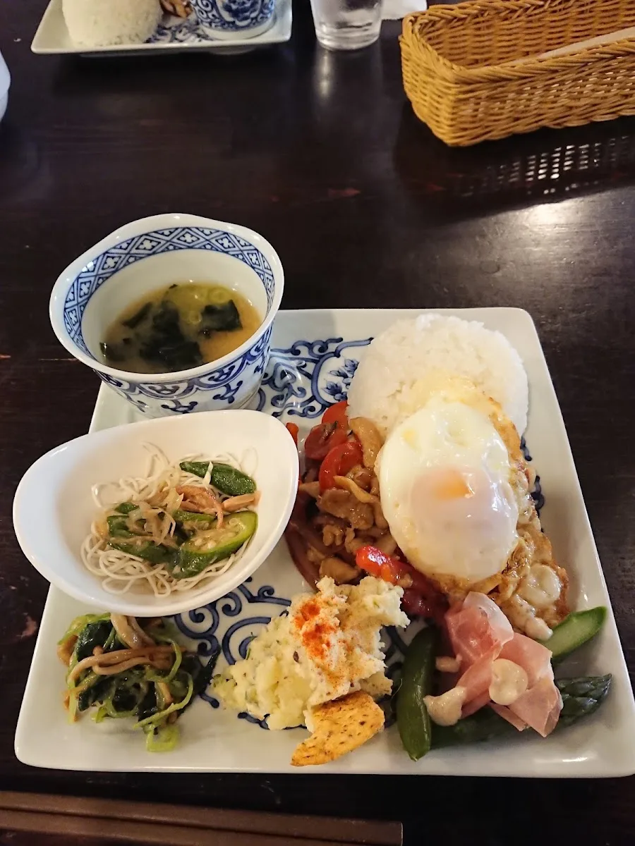 blue dot cafe